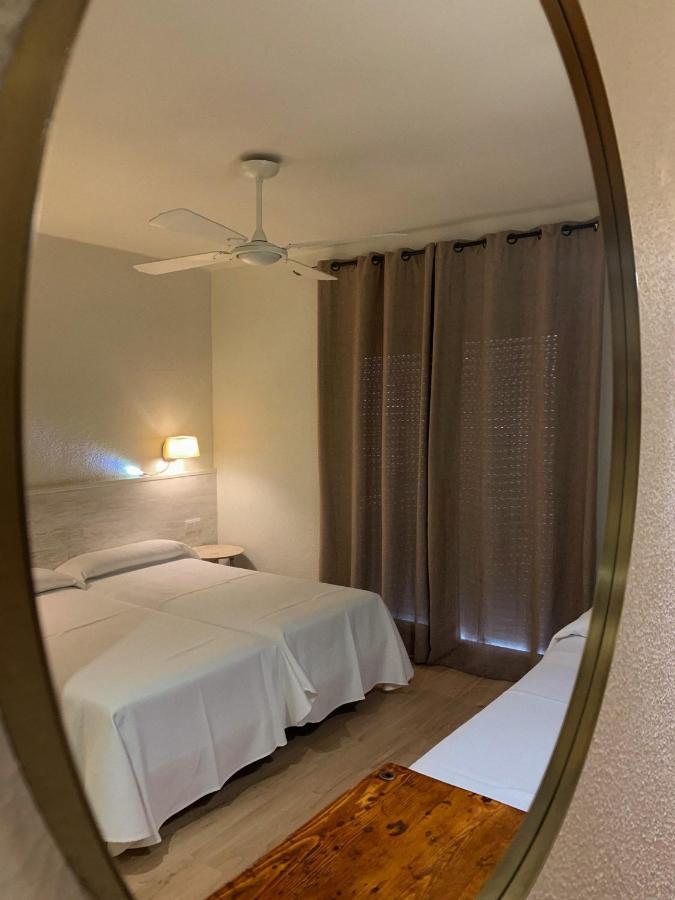 Hotel & Restaurant Figueres Parc Los Hostalets de Llers 외부 사진
