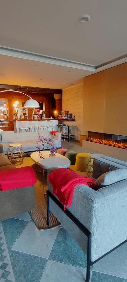 Hotel & Restaurant Figueres Parc Los Hostalets de Llers 외부 사진