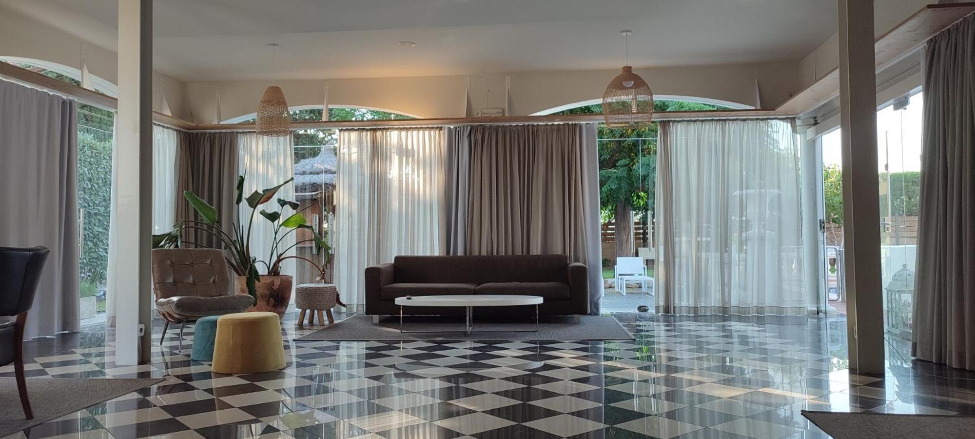 Hotel & Restaurant Figueres Parc Los Hostalets de Llers 외부 사진