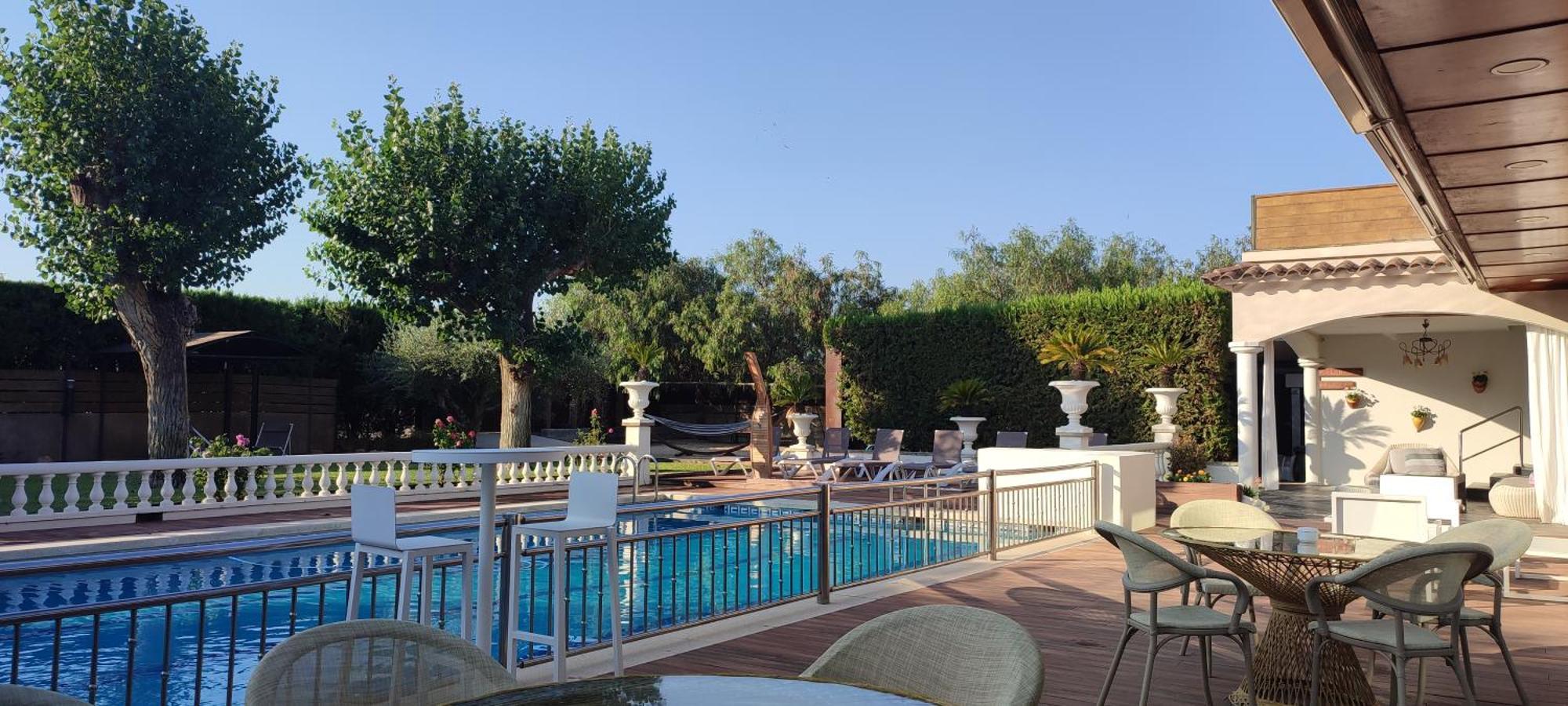 Hotel & Restaurant Figueres Parc Los Hostalets de Llers 외부 사진