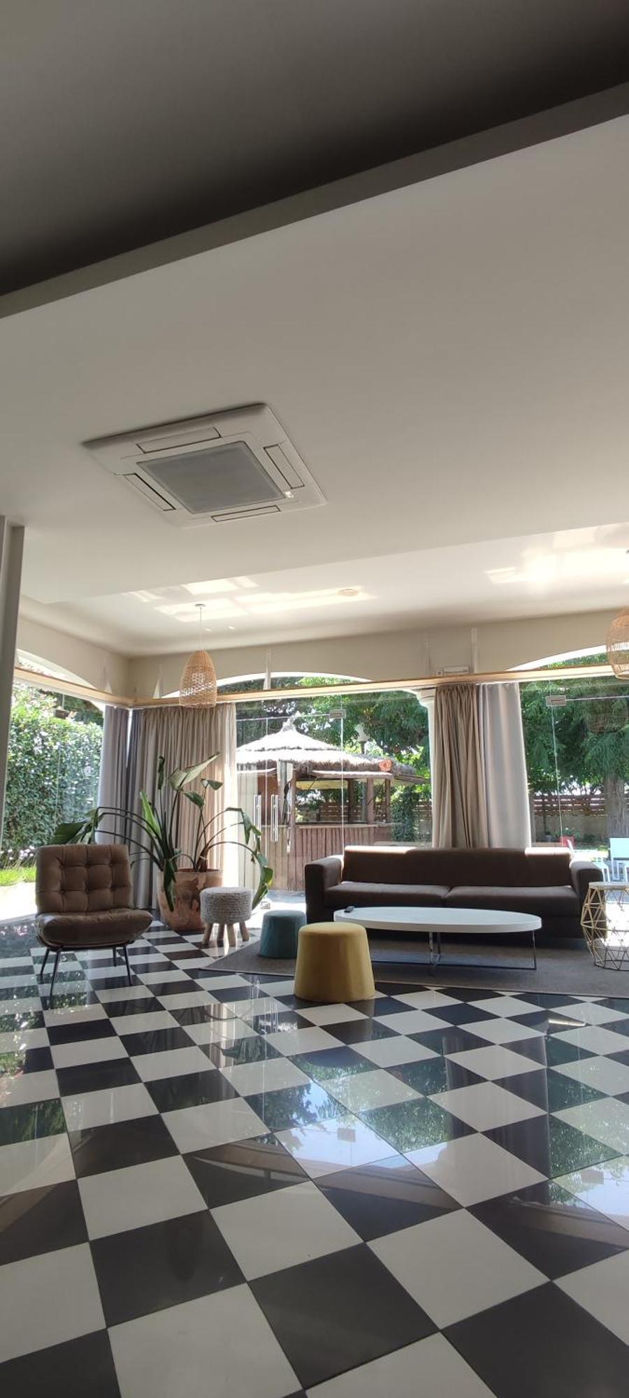 Hotel & Restaurant Figueres Parc Los Hostalets de Llers 외부 사진