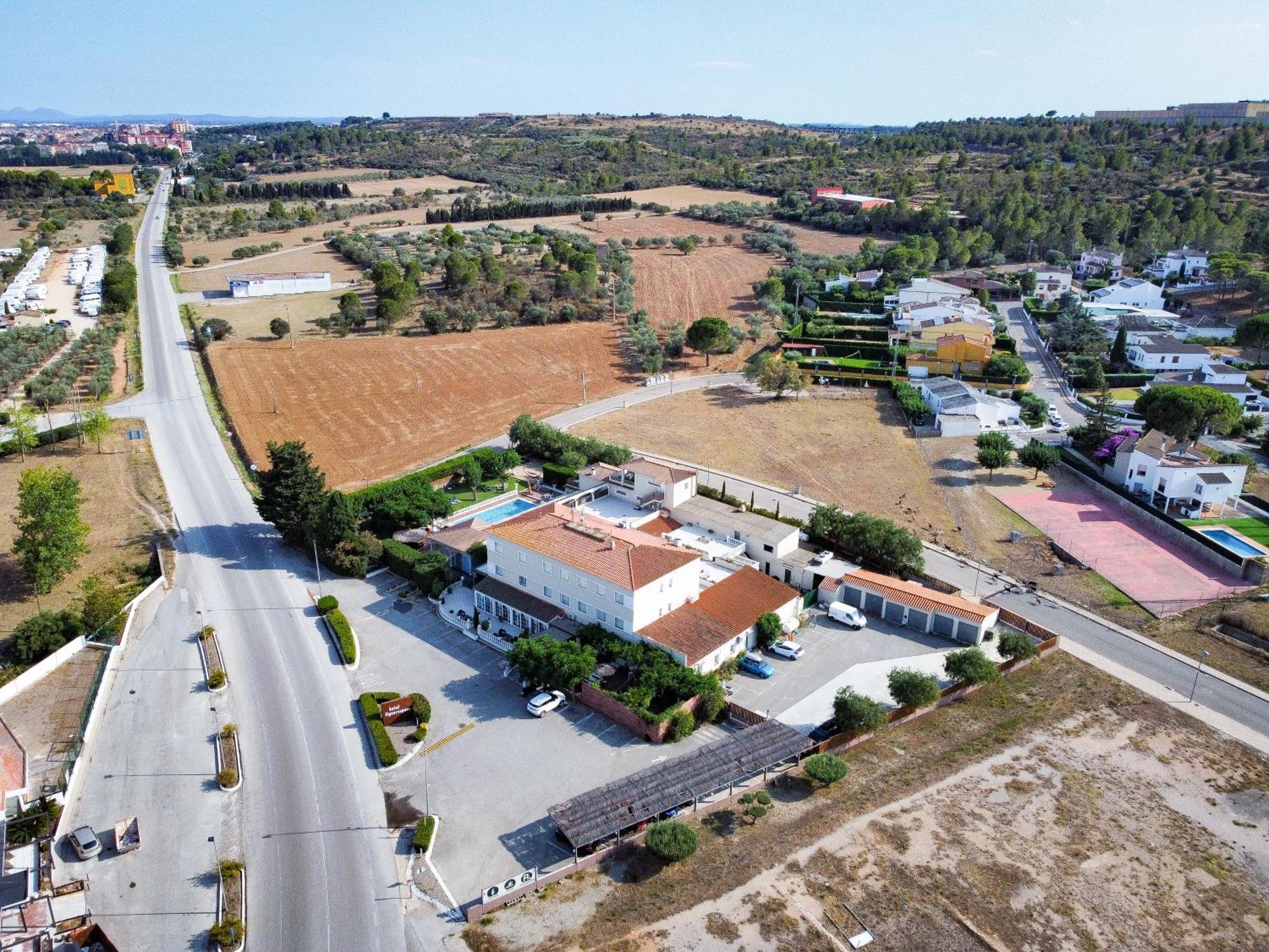 Hotel & Restaurant Figueres Parc Los Hostalets de Llers 외부 사진