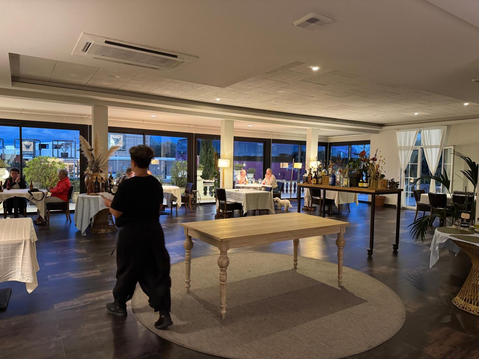 Hotel & Restaurant Figueres Parc Los Hostalets de Llers 외부 사진