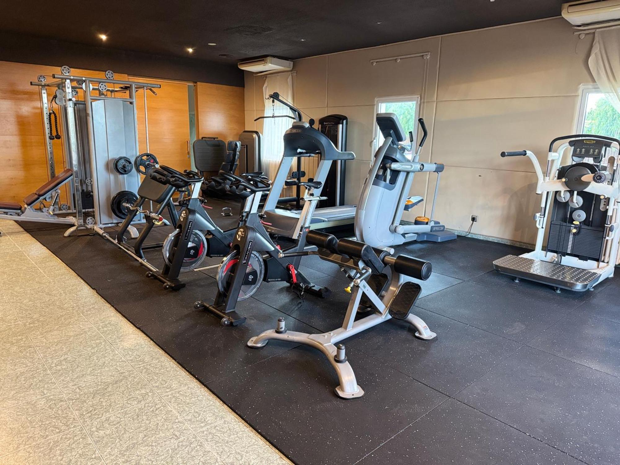Hotel & Restaurant Figueres Parc Los Hostalets de Llers 외부 사진