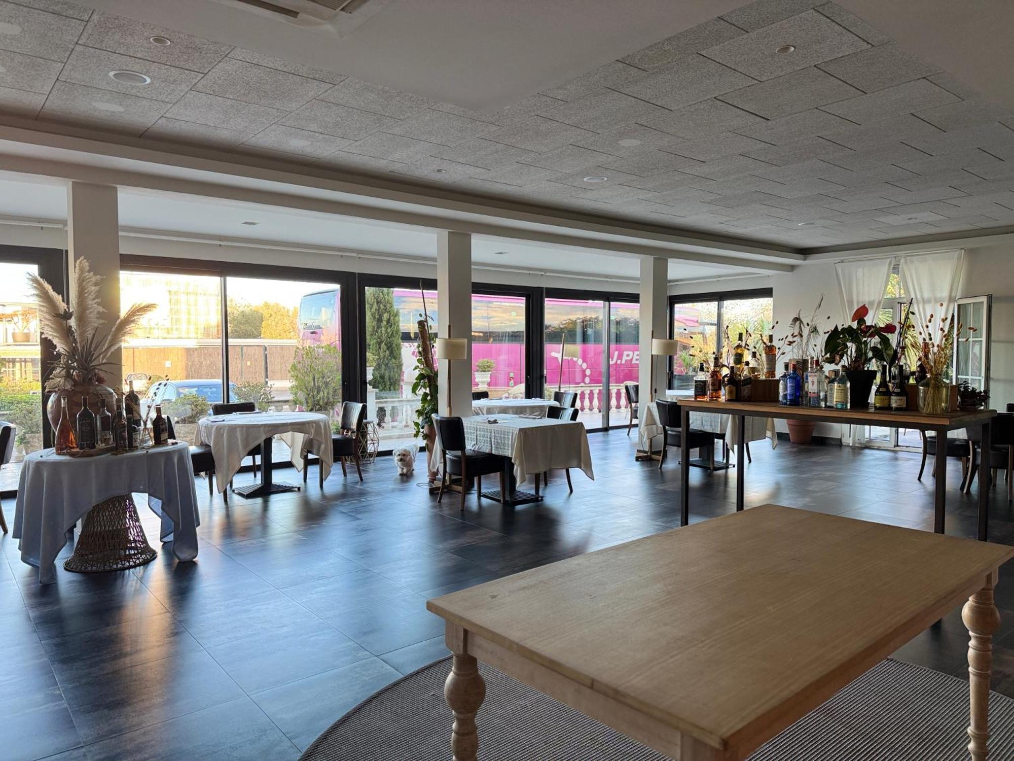 Hotel & Restaurant Figueres Parc Los Hostalets de Llers 외부 사진