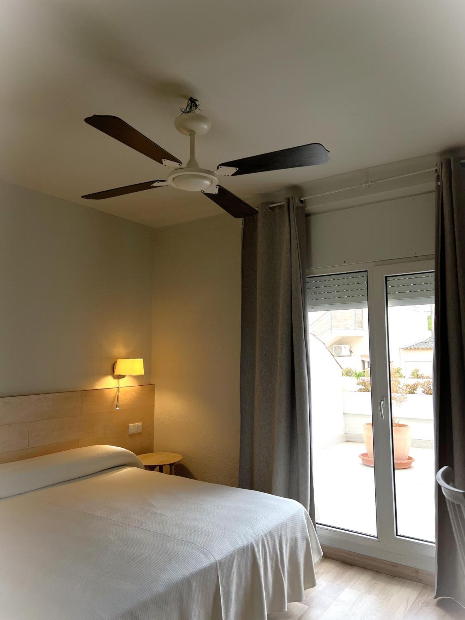 Hotel & Restaurant Figueres Parc Los Hostalets de Llers 외부 사진