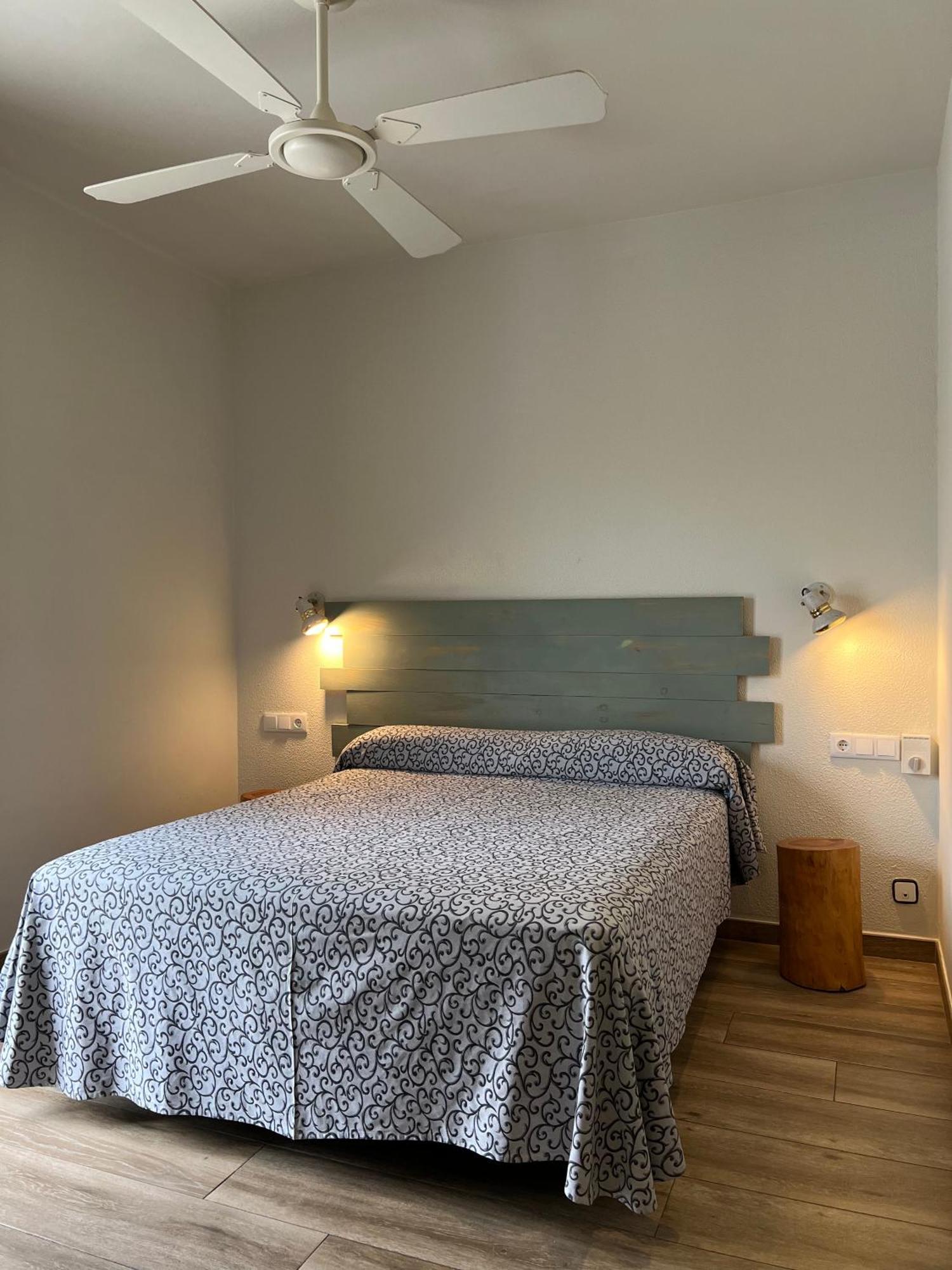 Hotel & Restaurant Figueres Parc Los Hostalets de Llers 외부 사진