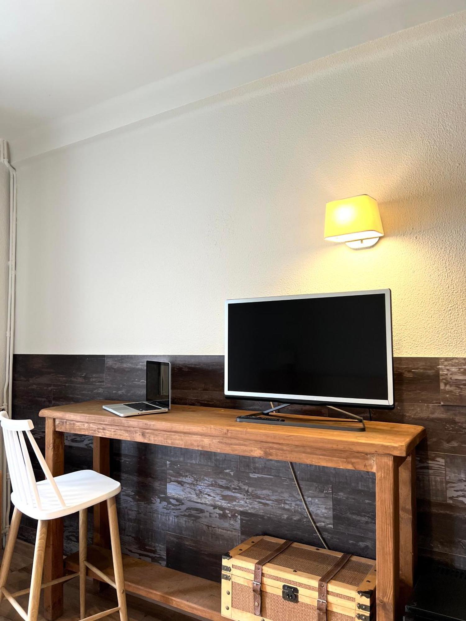 Hotel & Restaurant Figueres Parc Los Hostalets de Llers 외부 사진