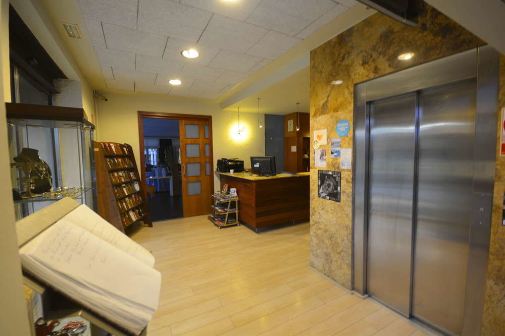 Hotel & Restaurant Figueres Parc Los Hostalets de Llers 외부 사진