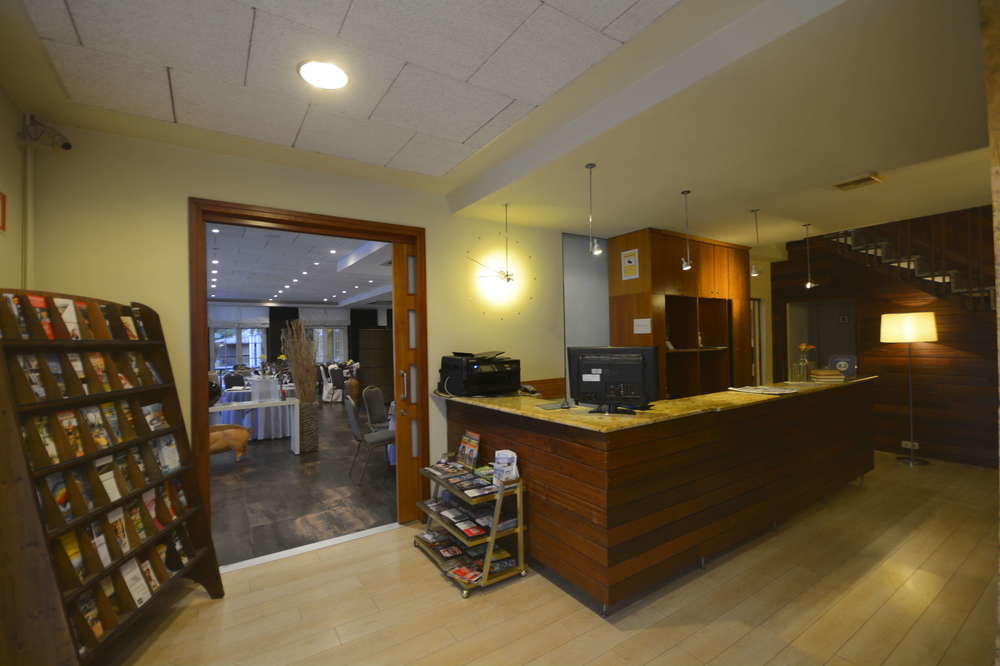 Hotel & Restaurant Figueres Parc Los Hostalets de Llers 외부 사진