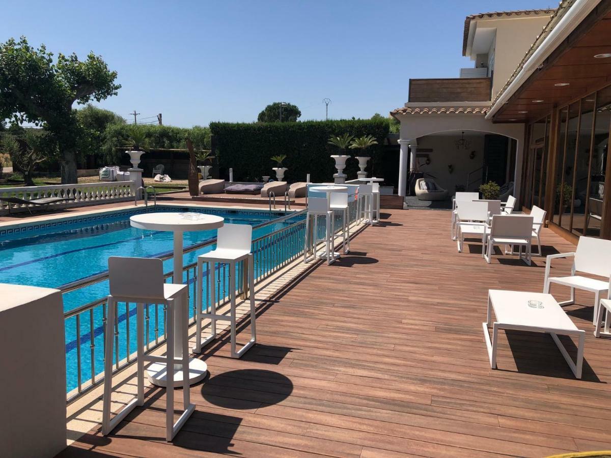 Hotel & Restaurant Figueres Parc Los Hostalets de Llers 외부 사진